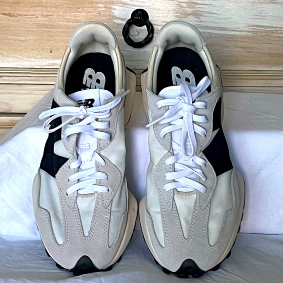 New Balance Shoes - New Balance 327 Size 7.5